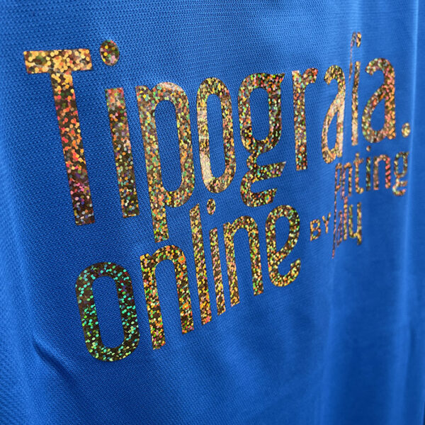 T-shirt con stampa in oro, argento e olografico - immagine 6